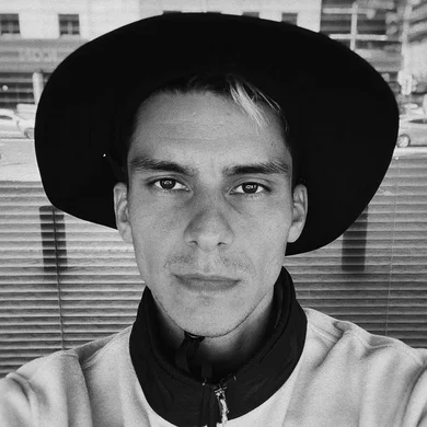 EK  Avatar