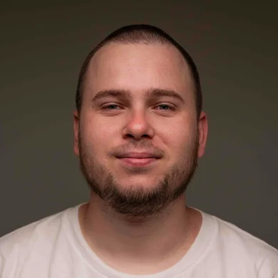 YL  Avatar