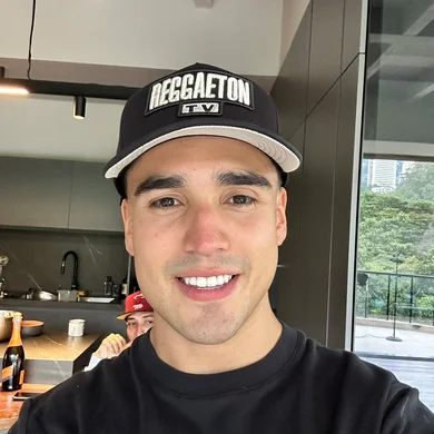 ES  Avatar