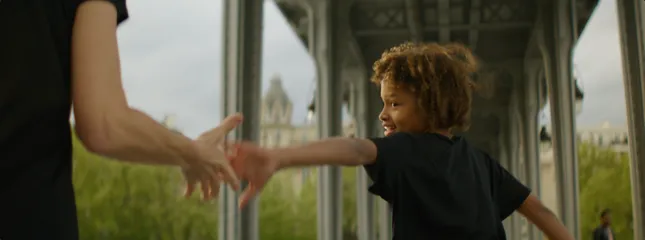 Asics - Move for love
