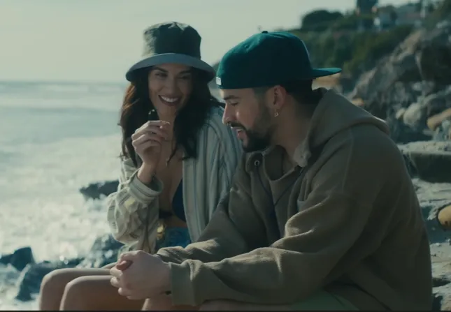 Bad Bunny Ojitos Lindos