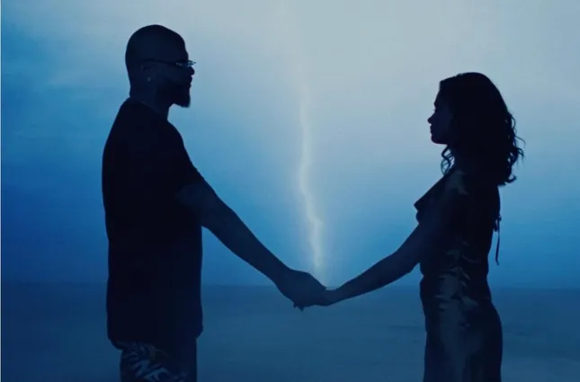 Steve Aoki, Farruko - Aire (M/V)