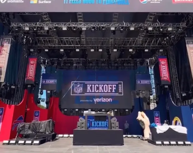 NFL KICK OFF