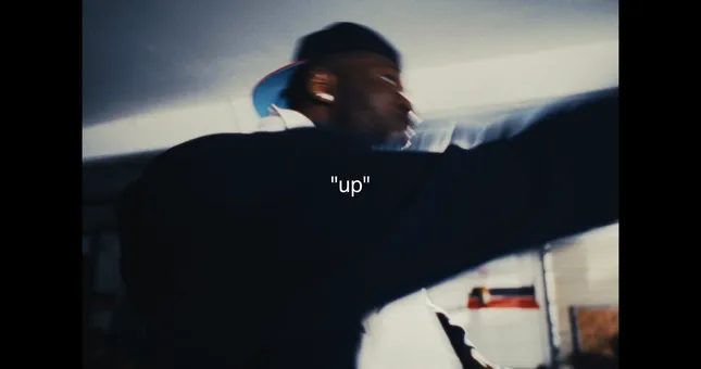 Hoosh feat. SwaVay - Up