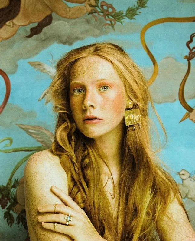 Aphrodite Editorial