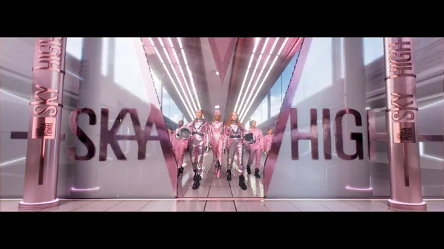 Maybelline | "Sky High"