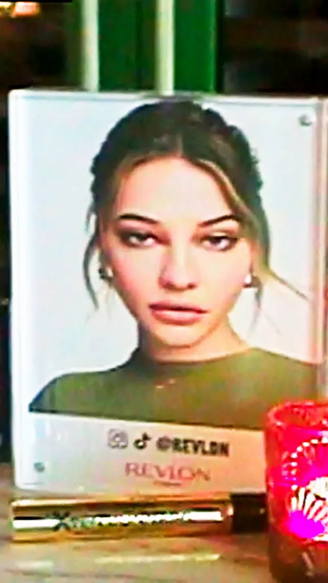 Revlon X Madelyn Cline