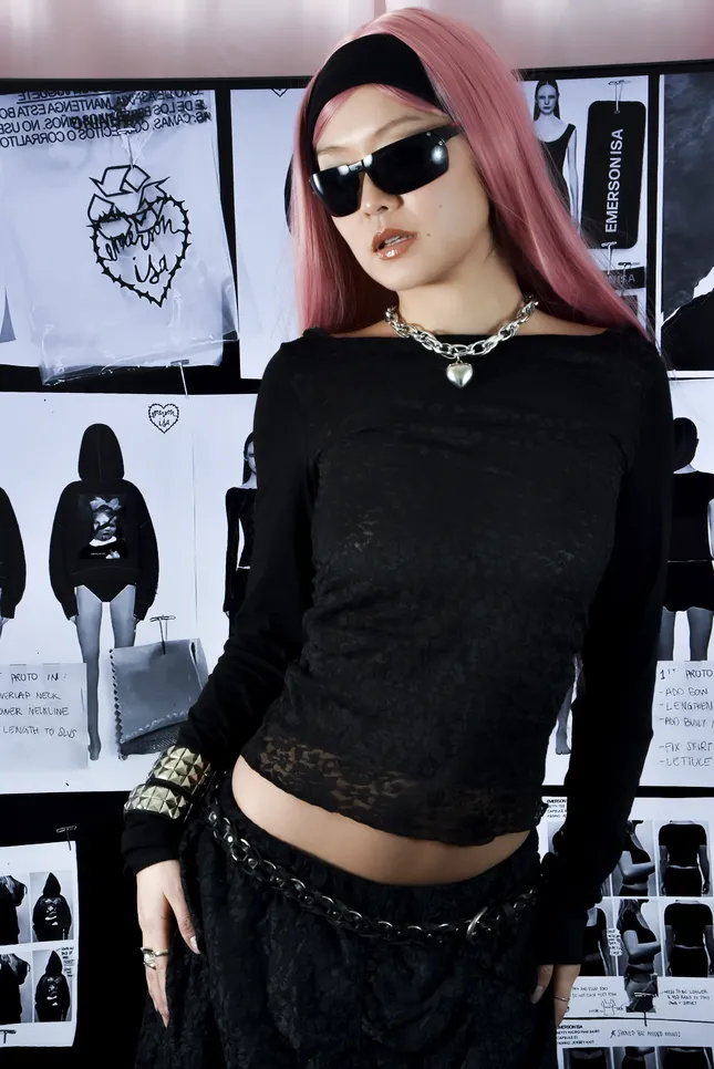 GIRLS TO THE FRONT - EMERSON ISA CAMPAIGN