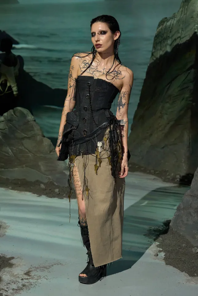 ELENA VELEZ AW25 Runway Presentation