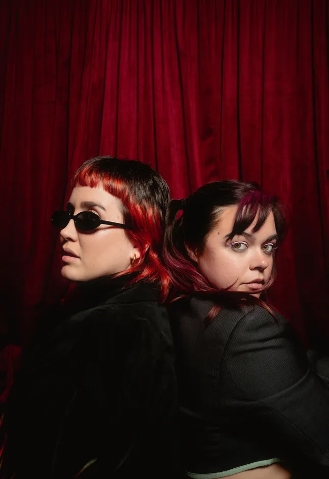 Q.I.S - Press Photos