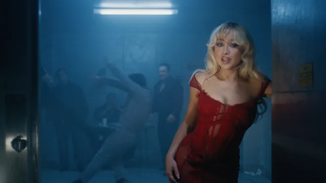 Sabrina Carpenter - "Please Please Please"