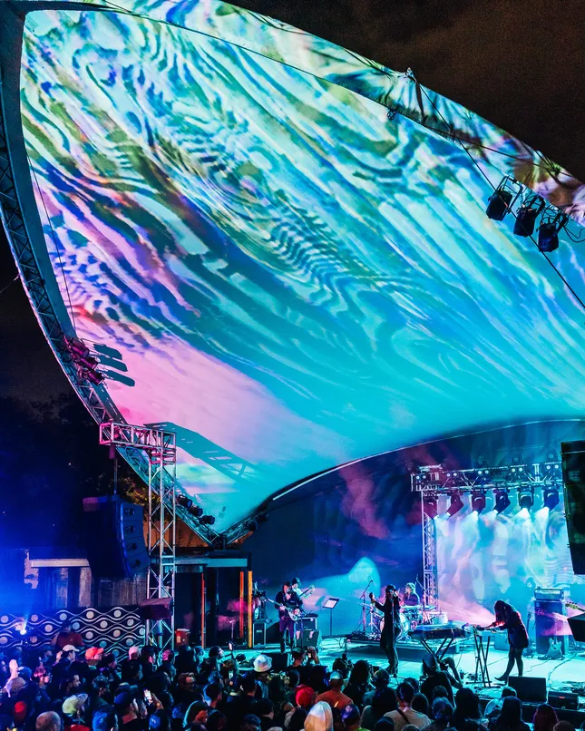 Live Projections