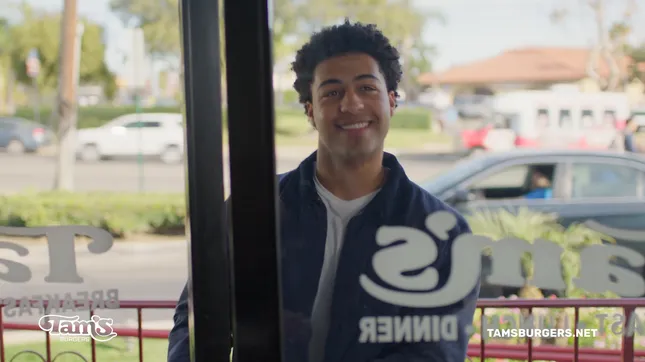 TAM’S BURGERS: Dreams That Taste Amazing