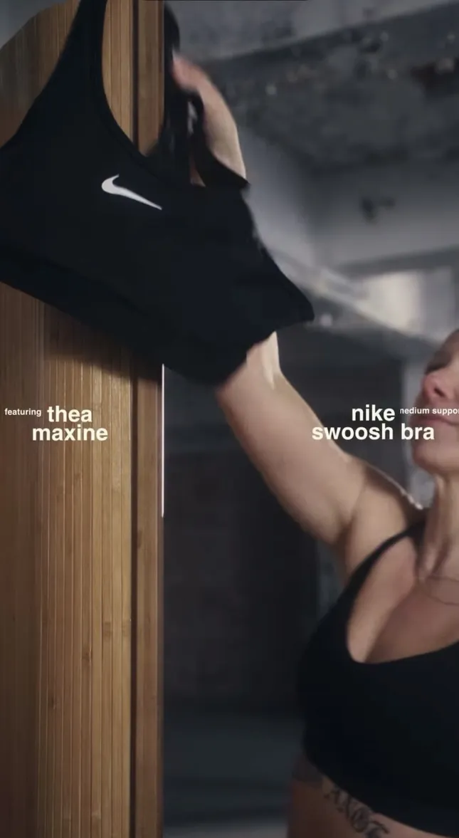 Nike Swoosh Bra