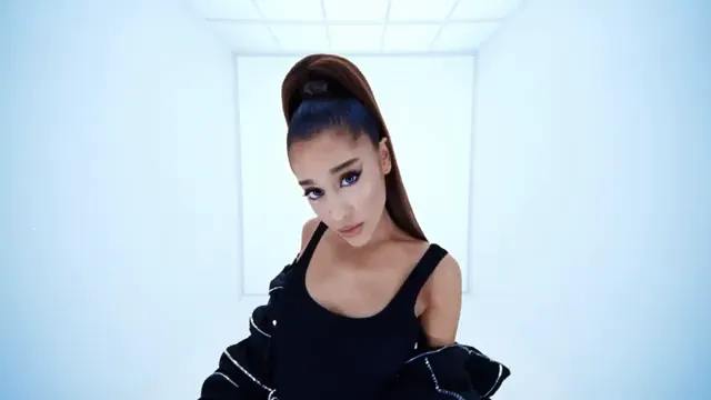 Vogue - Ariana Grande