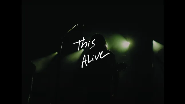 Deb Never - This Alive (Live)