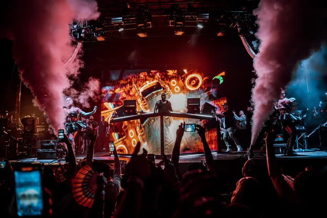 DJ Diesel NYE Show.