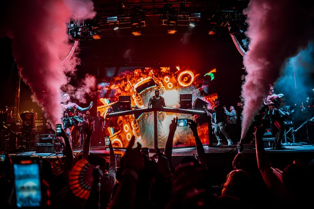 DJ Diesel NYE Show.