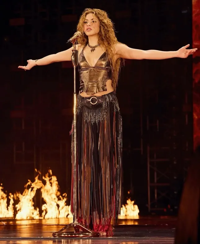 SHAKIRA LMYNAL World Tour