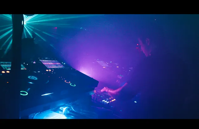 Sights and Sounds @ Le Baine