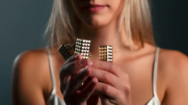 Valentino Beauty - Spike Valentino Lipstick (Social Content)