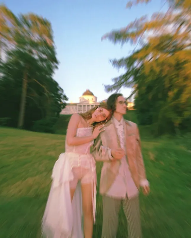 LUNA. Music Video
