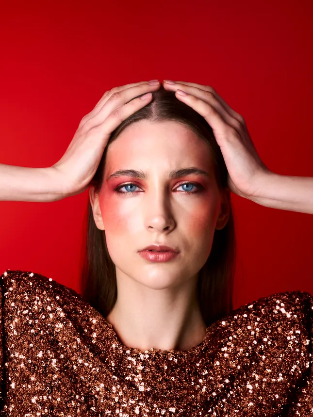 Lady in Red for MOEVIR