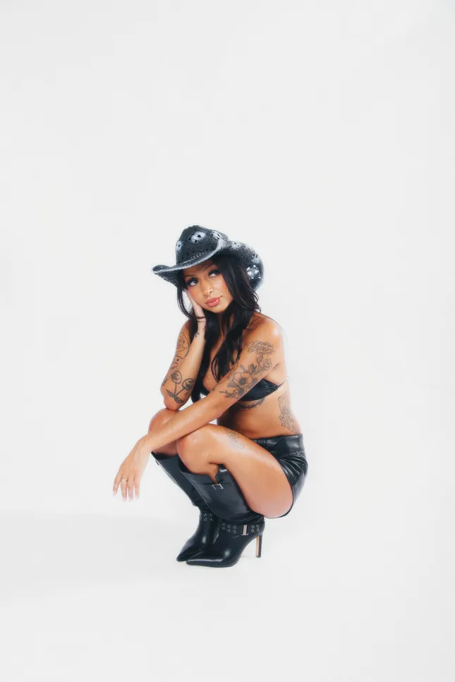 Cassie x Leeauni
