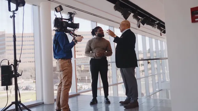 'Cuse Q&A with Mike Tirico '88 | Syracuse University