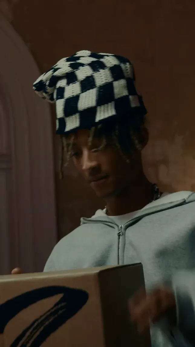 Samsung What’s in the box - Jaden Smith