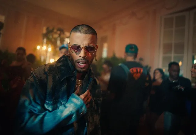 Nostalgico Ft. rauw Alejandro & Chris Brown