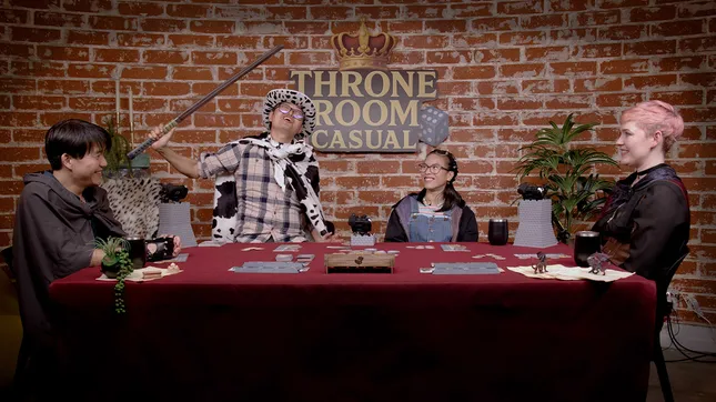 Trone Room Casual