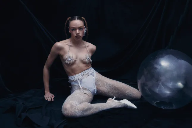 ANANSI EDITORIAL