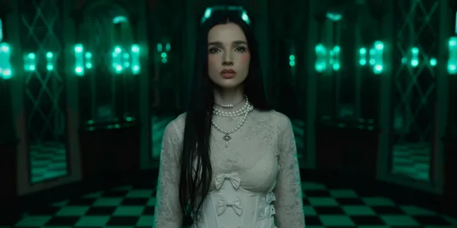 End of You - Poppy, Amy Lee, Courtney LaPlante
