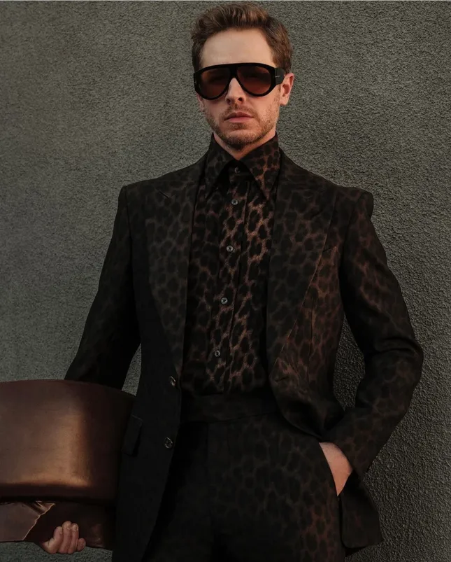 Josh Dallas x Número