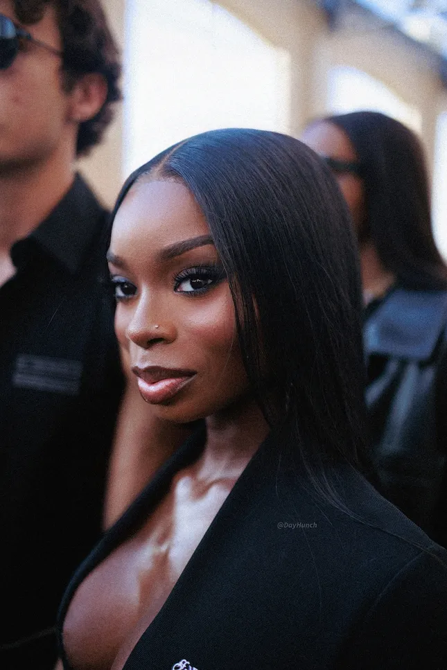 NYFW '25 [Stills]