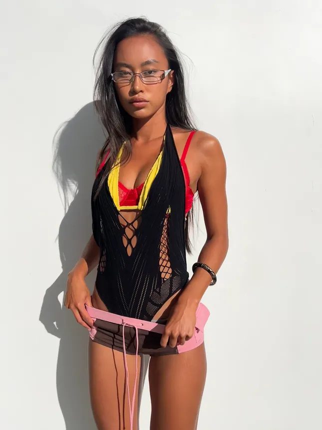 Y2K sleaze editorial Looks