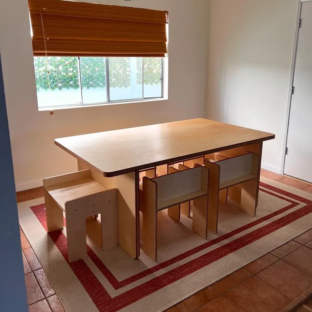 Burly Table & Chairs