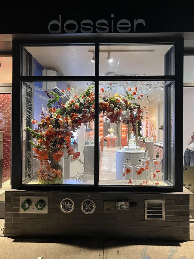 Dossier Window Display Fall 25’