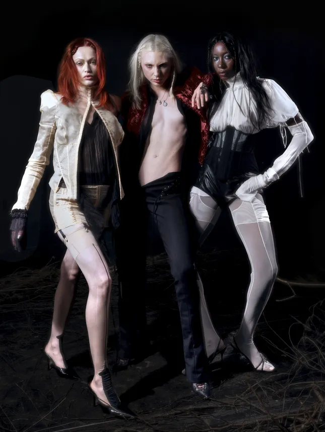 Dilara Findikoglu for H Lorenzo