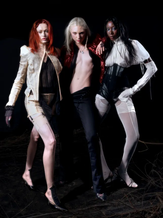 Dilara Findikoglu for H Lorenzo