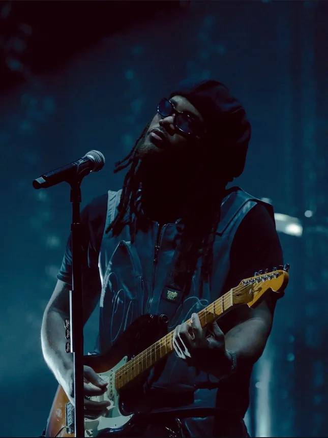 Leon Thomas MUTTS DON'T HEEL TOUR