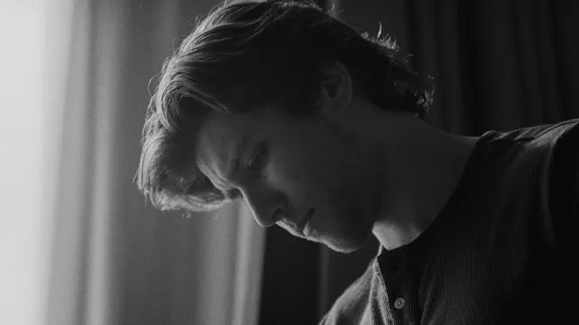 A Glimpse of, Ian