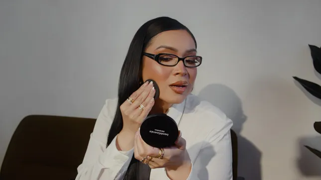 Bare Minerals - Waiting Room