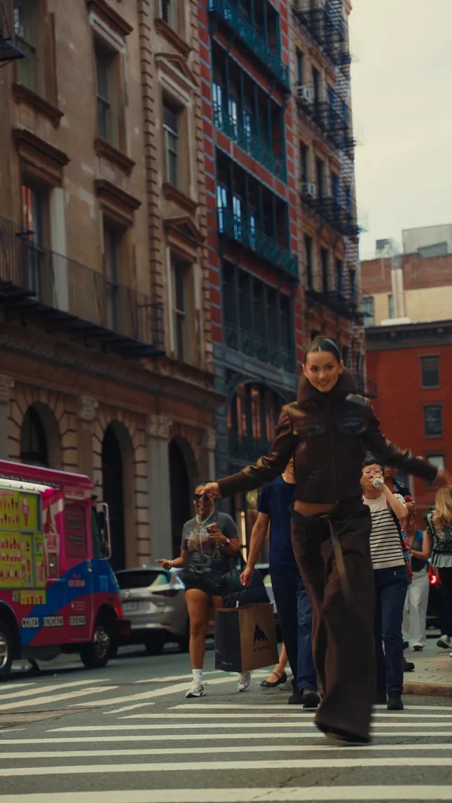 Beca x Coach