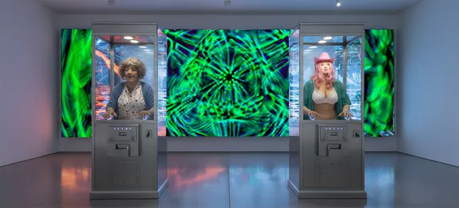Fortune Telling "Zoltar Machine" Performance with a Fountain Oracle Opera