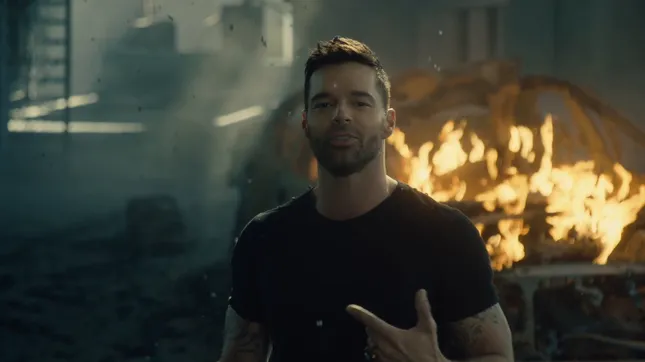 SEBASTIAN YATRA + RICKY MARTIN "Falta Amor"