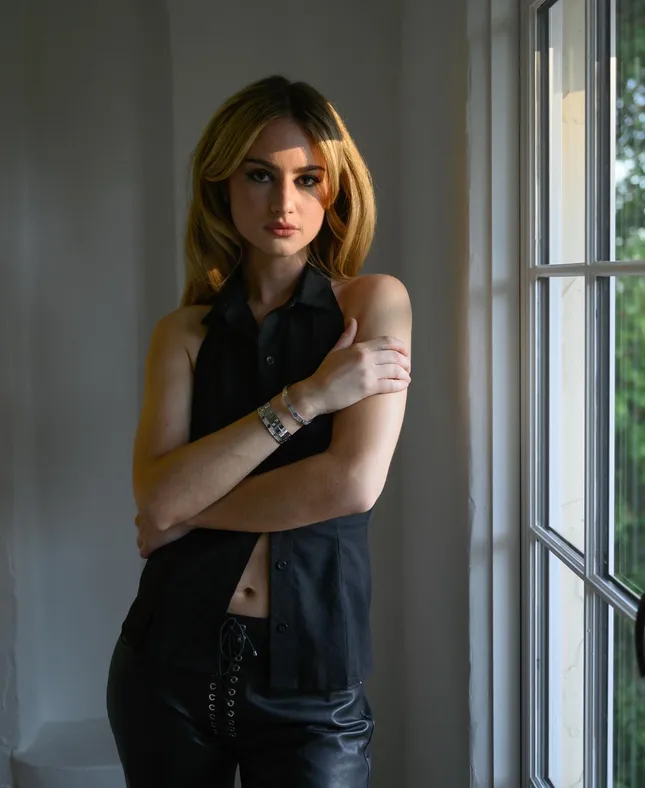 Grace Van Patten by me