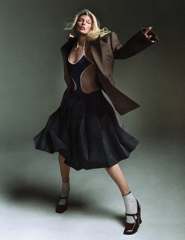 Milla Jovovich - FLAUNT MAGAZINE