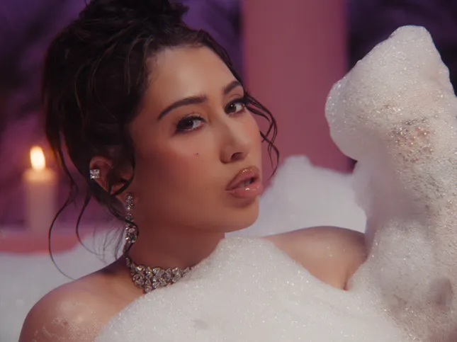 Kali Uchis - Sunshine & Rain